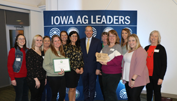 Agriculture in the Classroom Recognized as Leader in Education by Iowa Secretary of Agriculture