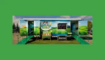 36-Foot Mobile Agriculture Classroom Brings Virtual Reality & Plant Science to Oskaloosa & Ottumwa 