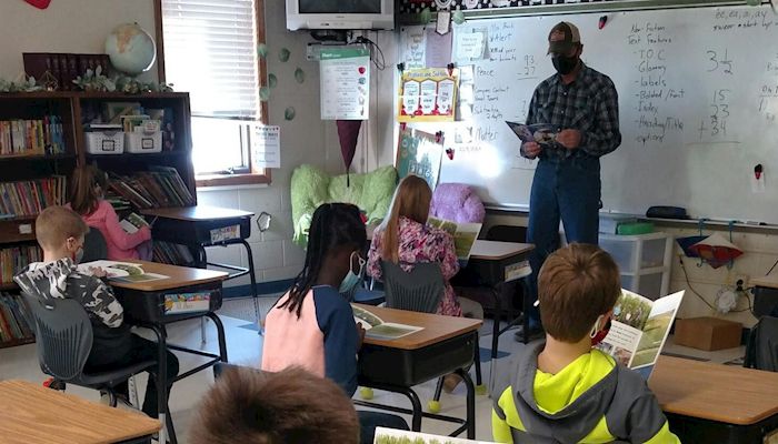 Farm Bureau Members Read to Students in Five Counties