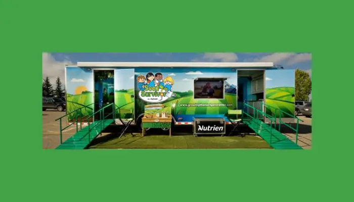 36-Foot Mobile Agriculture Classroom Brings Virtual Reality & Plant Science to Oskaloosa & Ottumwa 