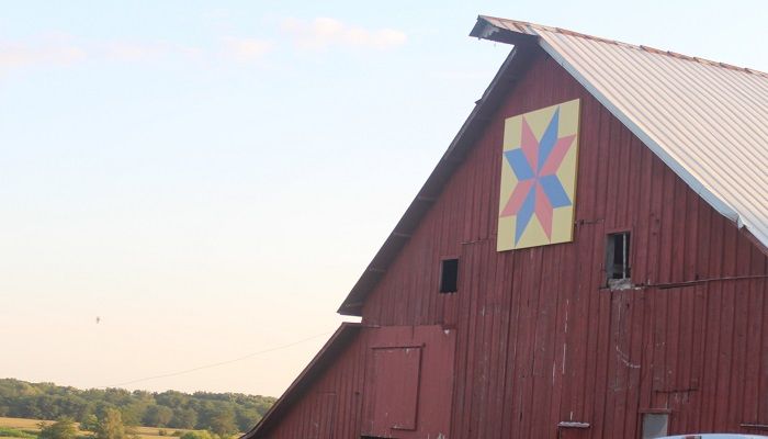 36-Foot Mobile Agriculture Classroom Brings Virtual Reality & Plant Science to Clay County Schools 